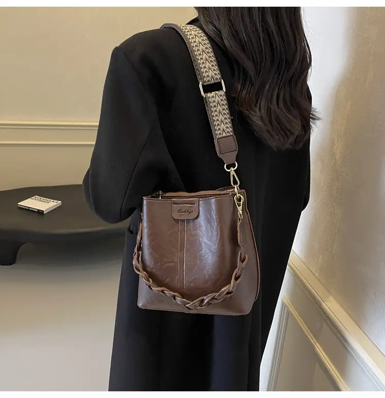 Women's Brown Leather Shoulder Crossbody Bag with Chain Strap — feature 11