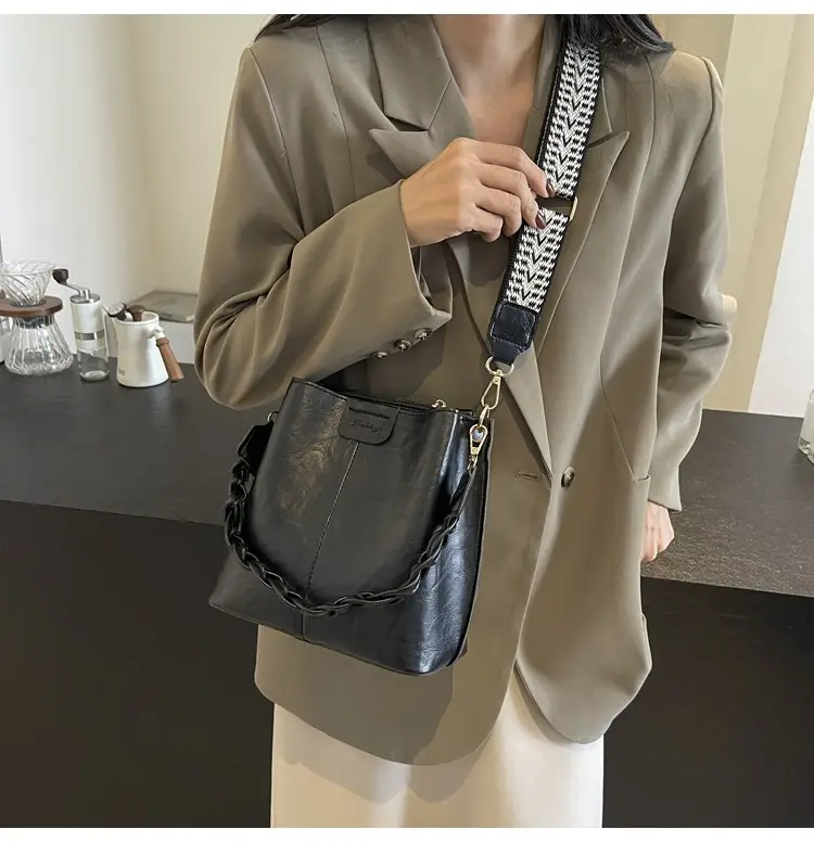 Women's Brown Leather Shoulder Crossbody Bag with Chain Strap — feature 13