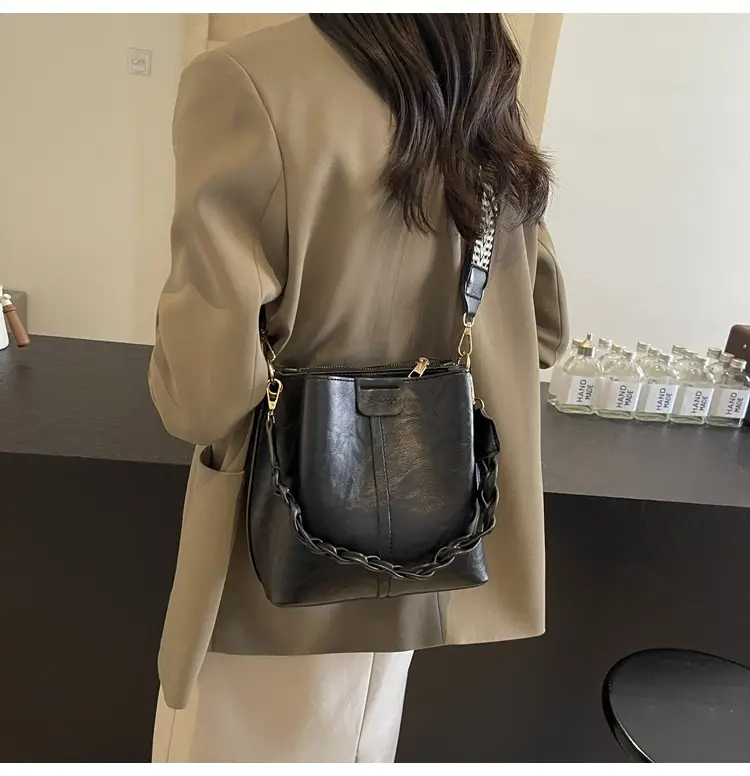 Women's Brown Leather Shoulder Crossbody Bag with Chain Strap — feature 14