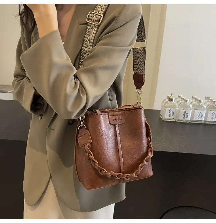 Women's Brown Leather Shoulder Crossbody Bag with Chain Strap — feature 19
