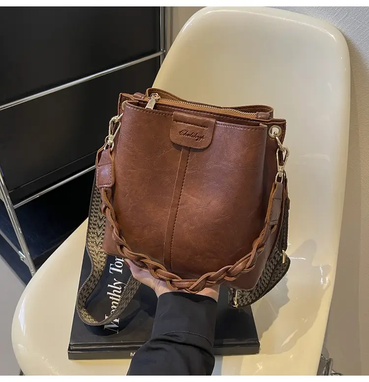 Women's Brown Leather Shoulder Crossbody Bag with Chain Strap — feature 25