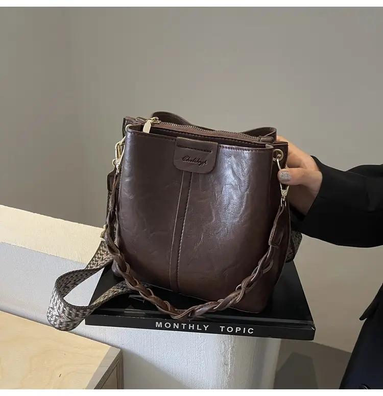 Women's Brown Leather Shoulder Crossbody Bag with Chain Strap — feature 28
