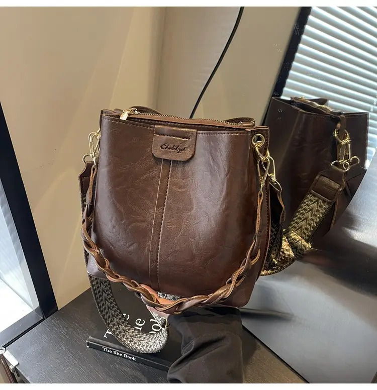 Women's Brown Leather Shoulder Crossbody Bag with Chain Strap — feature 29
