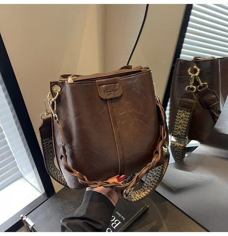 Women's Brown Leather Shoulder Crossbody Bag with Chain Strap — feature 30