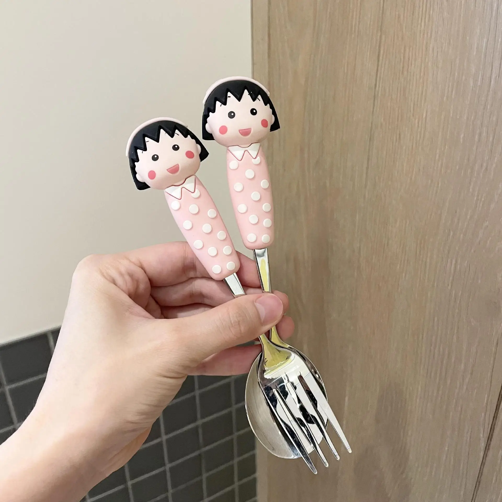 Stainless Steel Maruko-Chan Spoon with Polka Dot Handle — feature 6