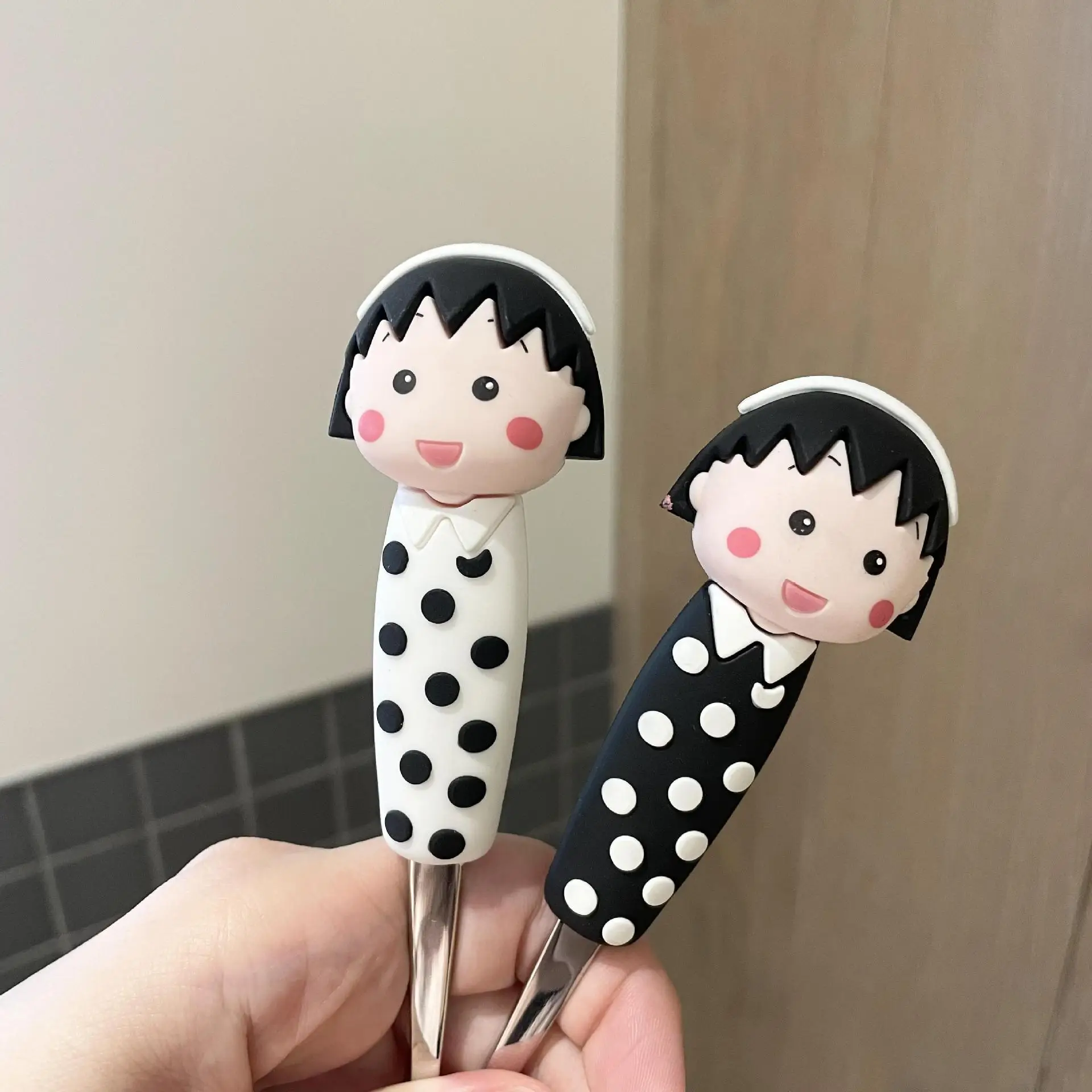 Stainless Steel Maruko-Chan Spoon with Polka Dot Handle — feature 9