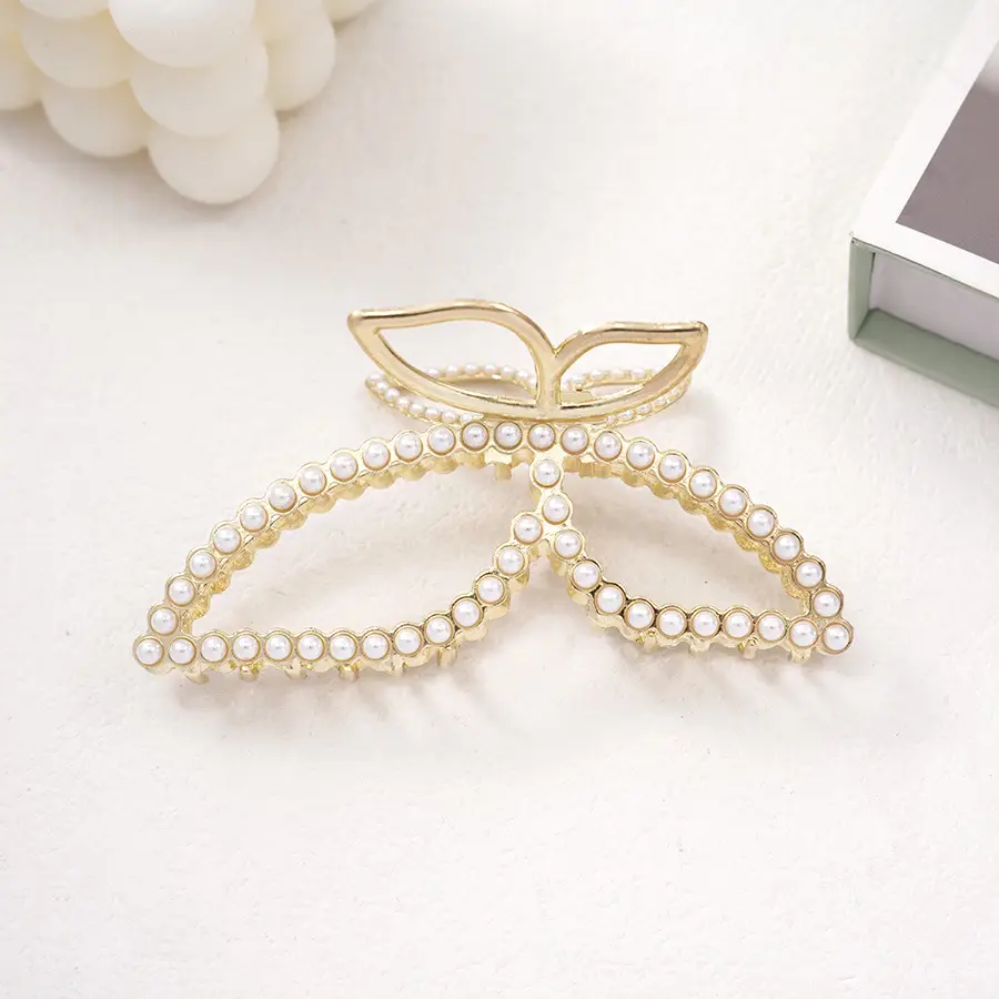 Pearl Rhinestone Butterfly Hairpin Clip Wholesale — feature 16