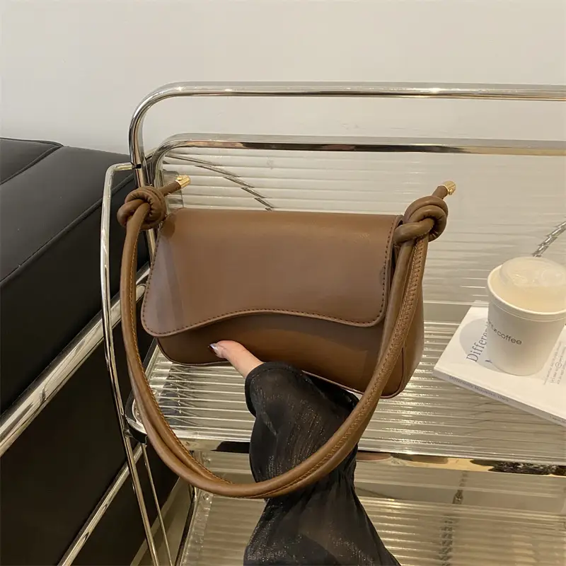 White Magnetic Buckle Shoulder Bag for Women - Image 7
