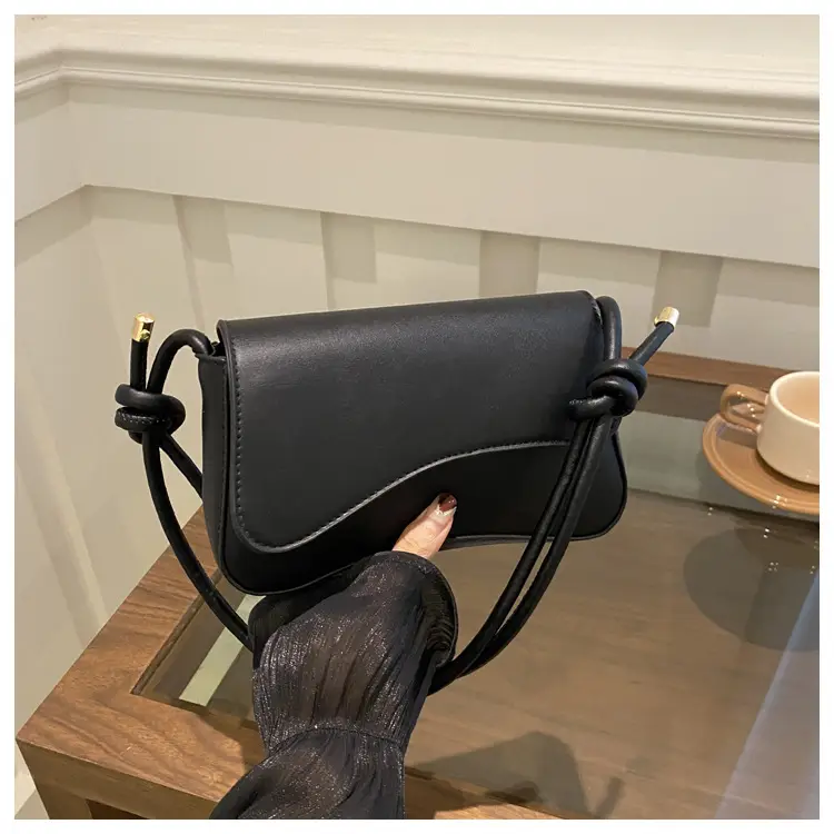 White Magnetic Buckle Shoulder Bag for Women — feature 11