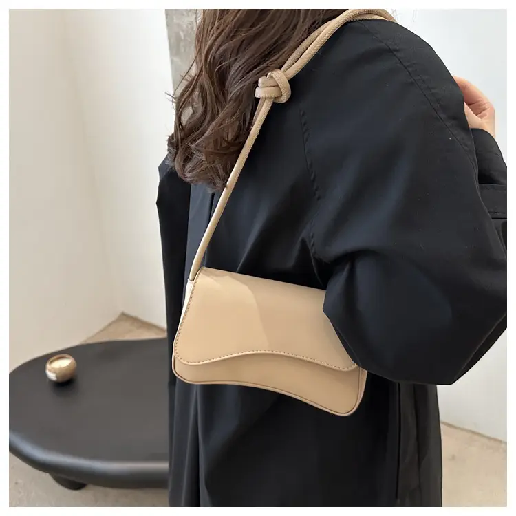 White Magnetic Buckle Shoulder Bag for Women — feature 16
