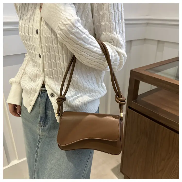 White Magnetic Buckle Shoulder Bag for Women — feature 19