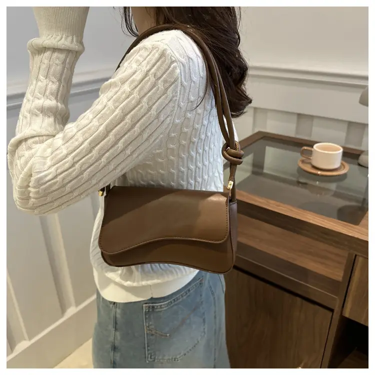 White Magnetic Buckle Shoulder Bag for Women — feature 21