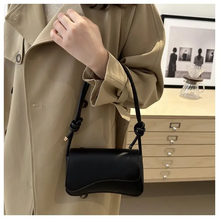 White Magnetic Buckle Shoulder Bag for Women — feature 22