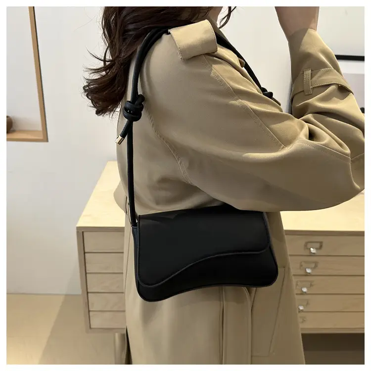 White Magnetic Buckle Shoulder Bag for Women — feature 23