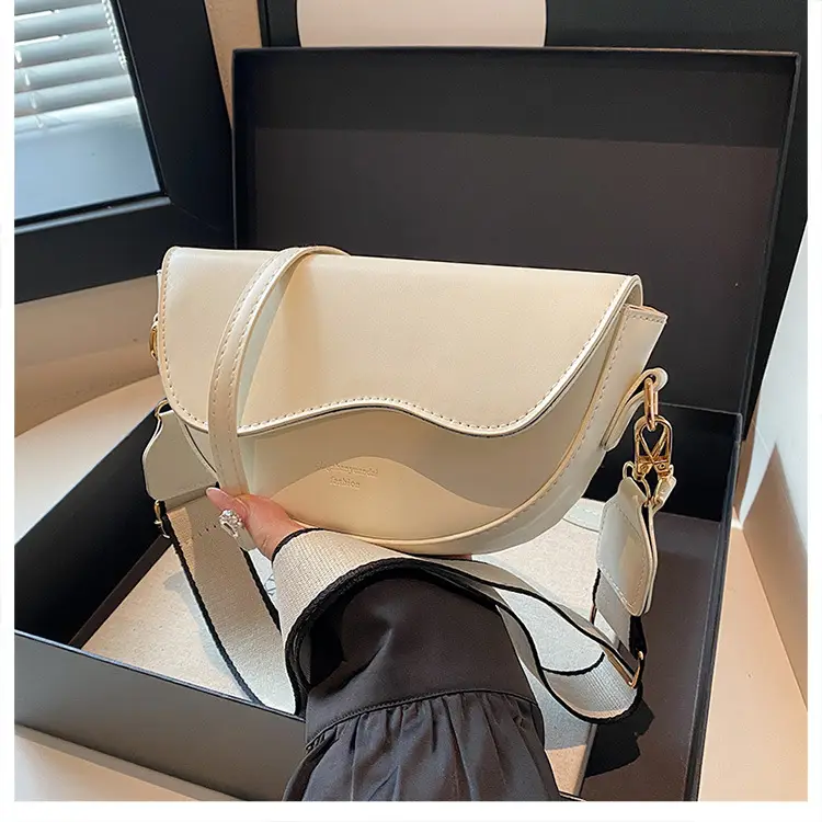 Retro Saddle Crossbody Bag for Women 2024 — feature 15