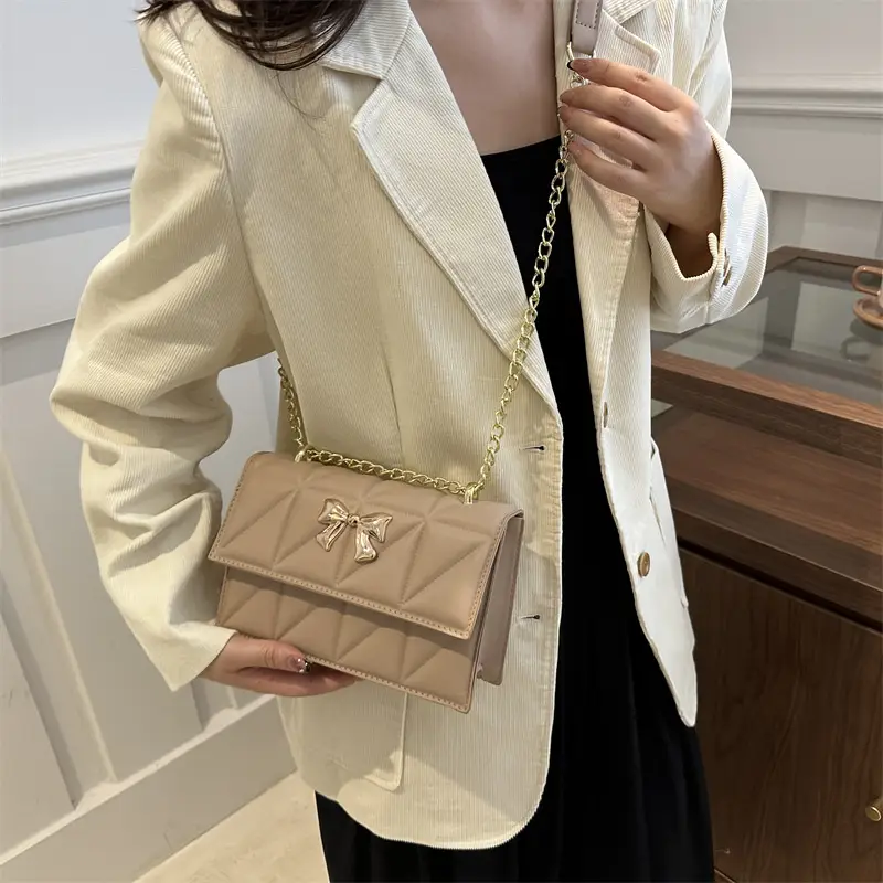 White Butterfly Magnetic Buckle Chain Shoulder Bag - Image 8