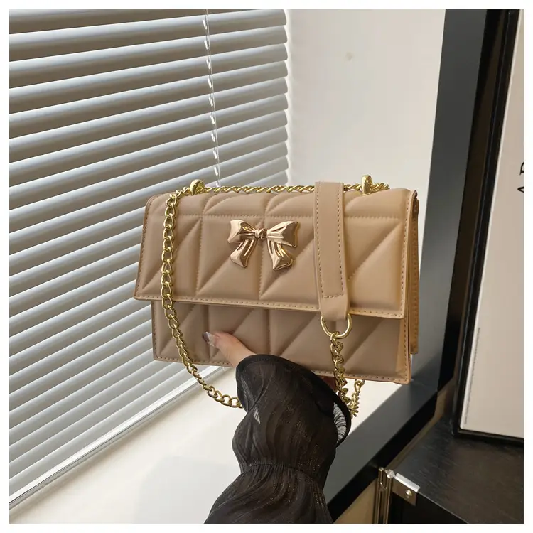 White Butterfly Magnetic Buckle Chain Shoulder Bag — feature 23