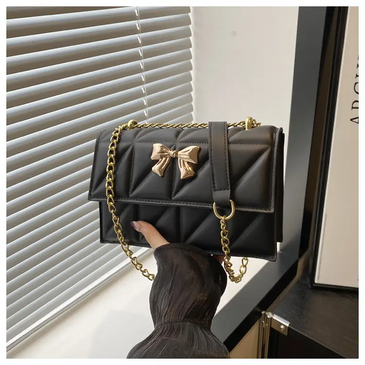 White Butterfly Magnetic Buckle Chain Shoulder Bag — feature 25