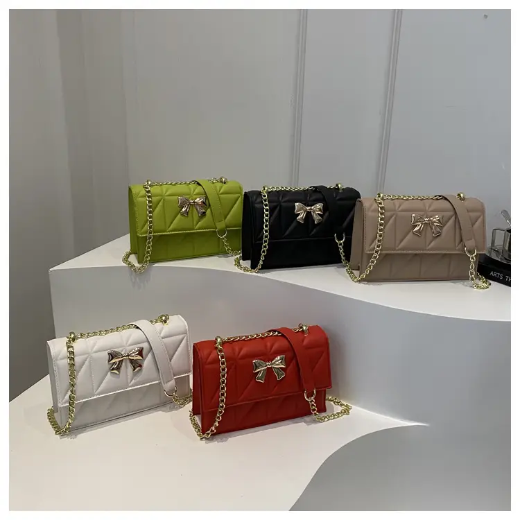 White Butterfly Magnetic Buckle Chain Shoulder Bag — feature 32
