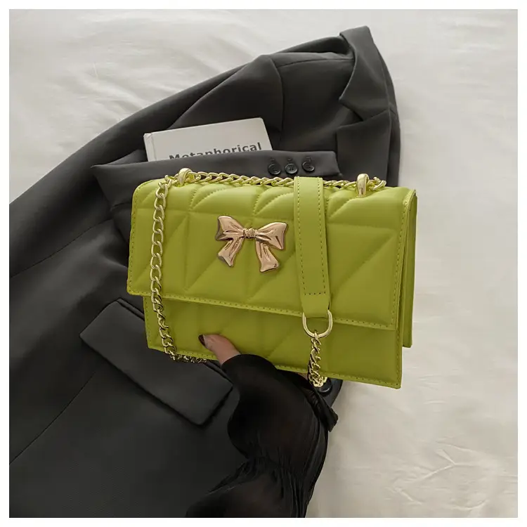 White Butterfly Magnetic Buckle Chain Shoulder Bag - Image 3