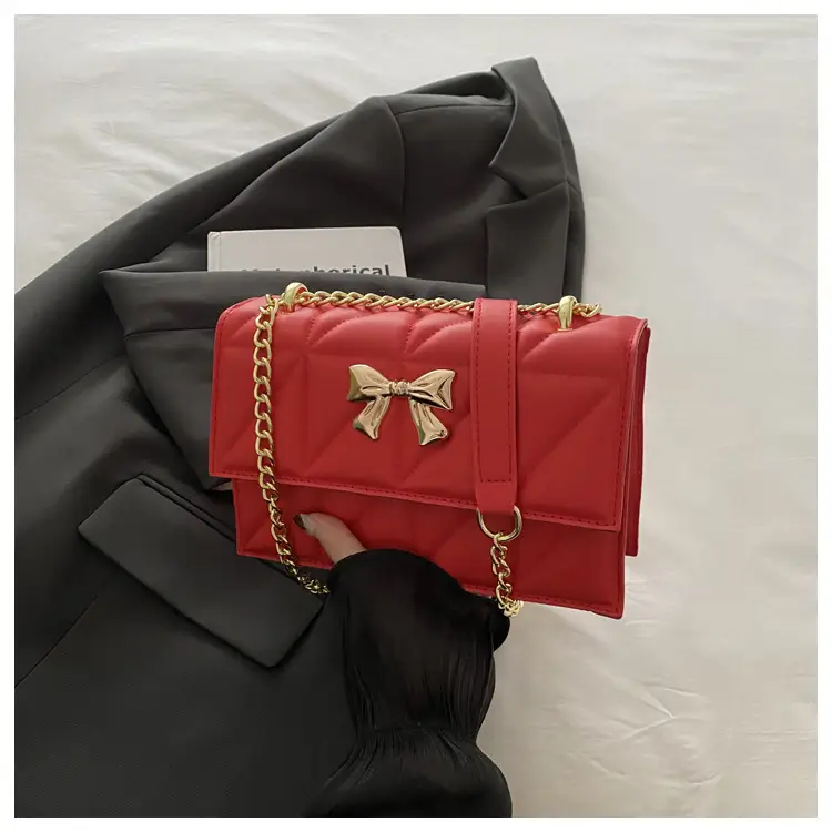 White Butterfly Magnetic Buckle Chain Shoulder Bag - Image 5