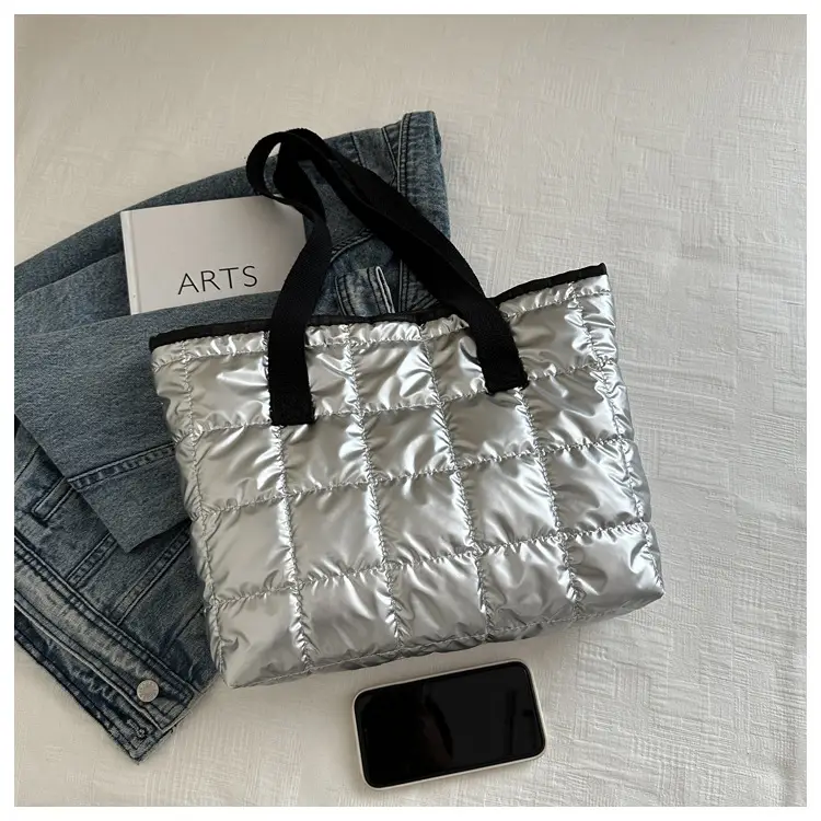 Western Style Underarm Tote Bag White 2026 — feature 11