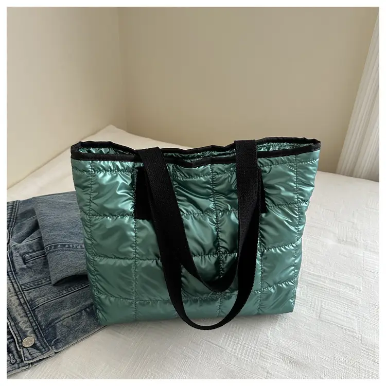 Western Style Underarm Tote Bag White 2026 — feature 15