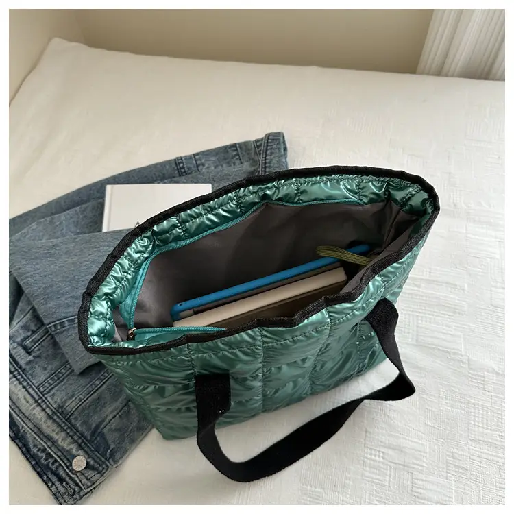 Western Style Underarm Tote Bag White 2026 — feature 16