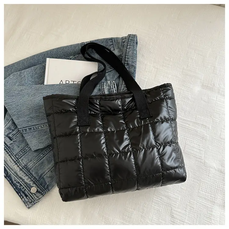 Western Style Underarm Tote Bag White 2026 — feature 17