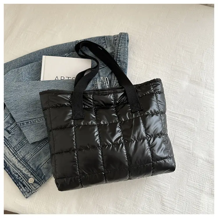 Western Style Underarm Tote Bag White 2026 — feature 18