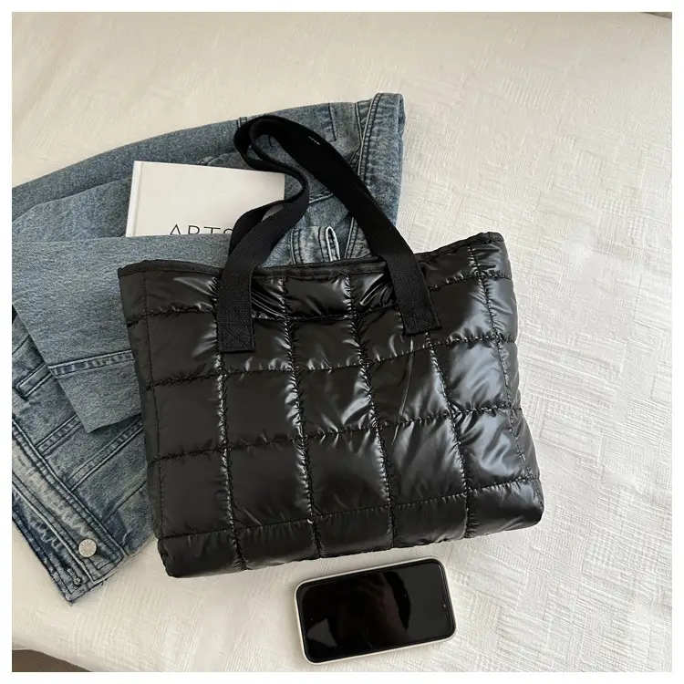 Western Style Underarm Tote Bag White 2026 — feature 19