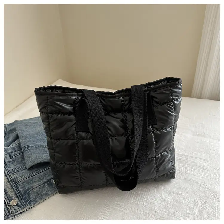 Western Style Underarm Tote Bag White 2026 — feature 20
