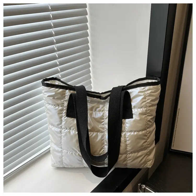 Western Style Underarm Tote Bag White 2026 — feature 27