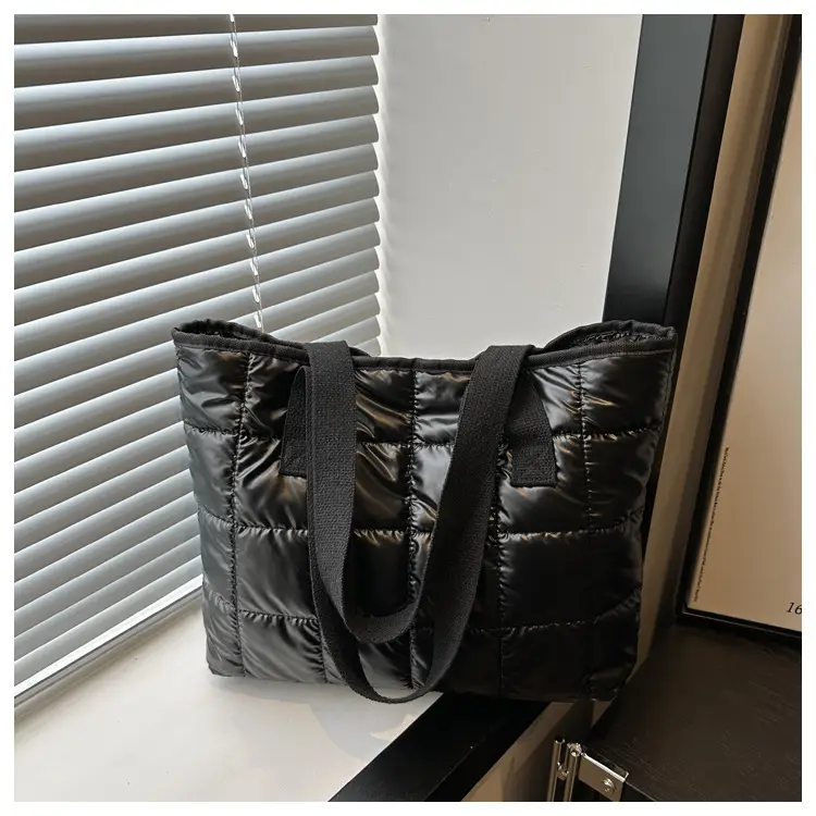 Western Style Underarm Tote Bag White 2026 — feature 28
