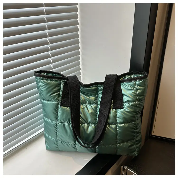 Western Style Underarm Tote Bag White 2026 — feature 29