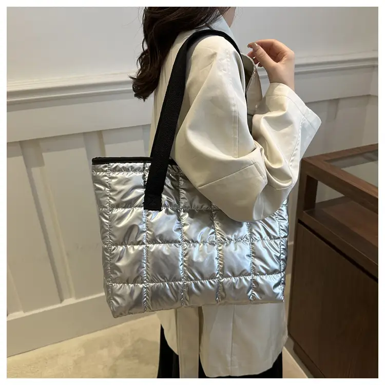 Western Style Underarm Tote Bag White 2026 — feature 31