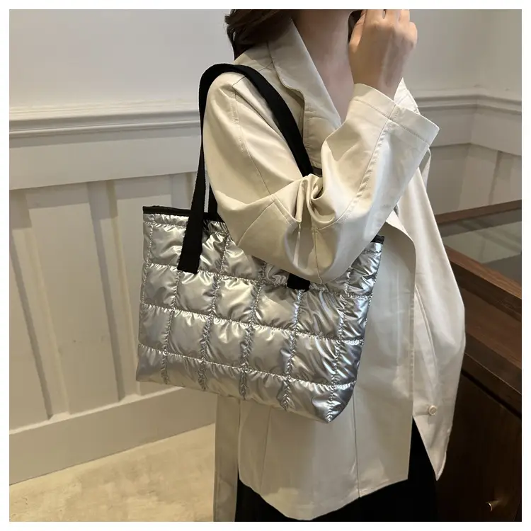 Western Style Underarm Tote Bag White 2026 — feature 32