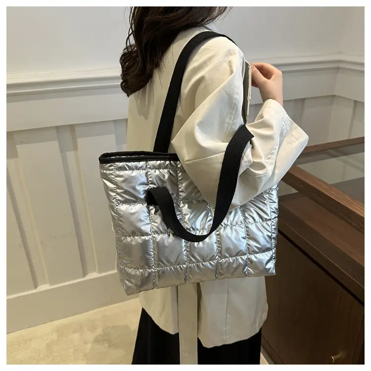 Western Style Underarm Tote Bag White 2026 — feature 33