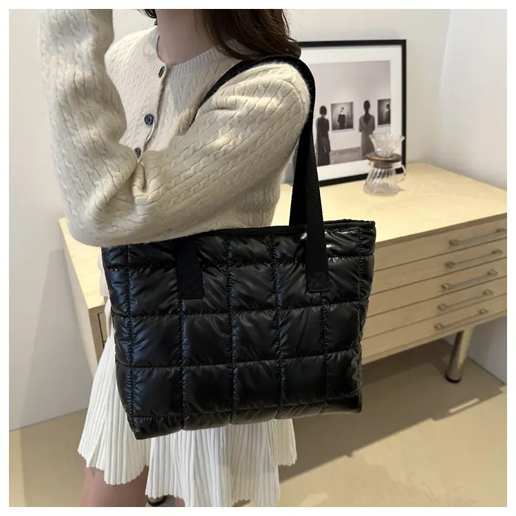 Western Style Underarm Tote Bag White 2026 — feature 47