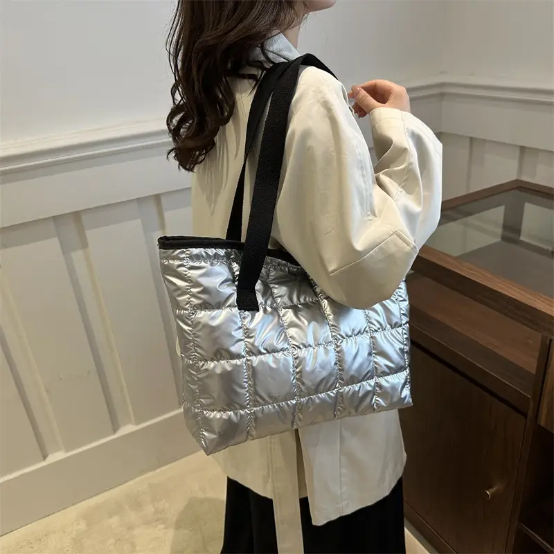 Western Style Underarm Tote Bag White 2026 - Image 2