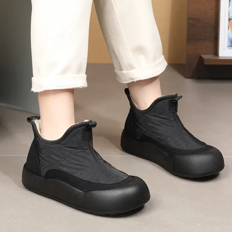2025 New Winter Old Beijing Women's Cotton Shoes Sheep Wool Fleece-Lined Warm Mother's Shoes Thick-Soled Slip-On Snow Boots - Image 6