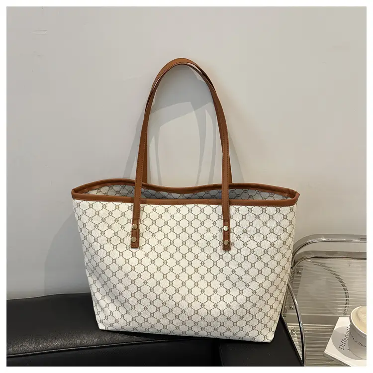 Vintage Class Large Capacity Women's Tote Bag - Image 6