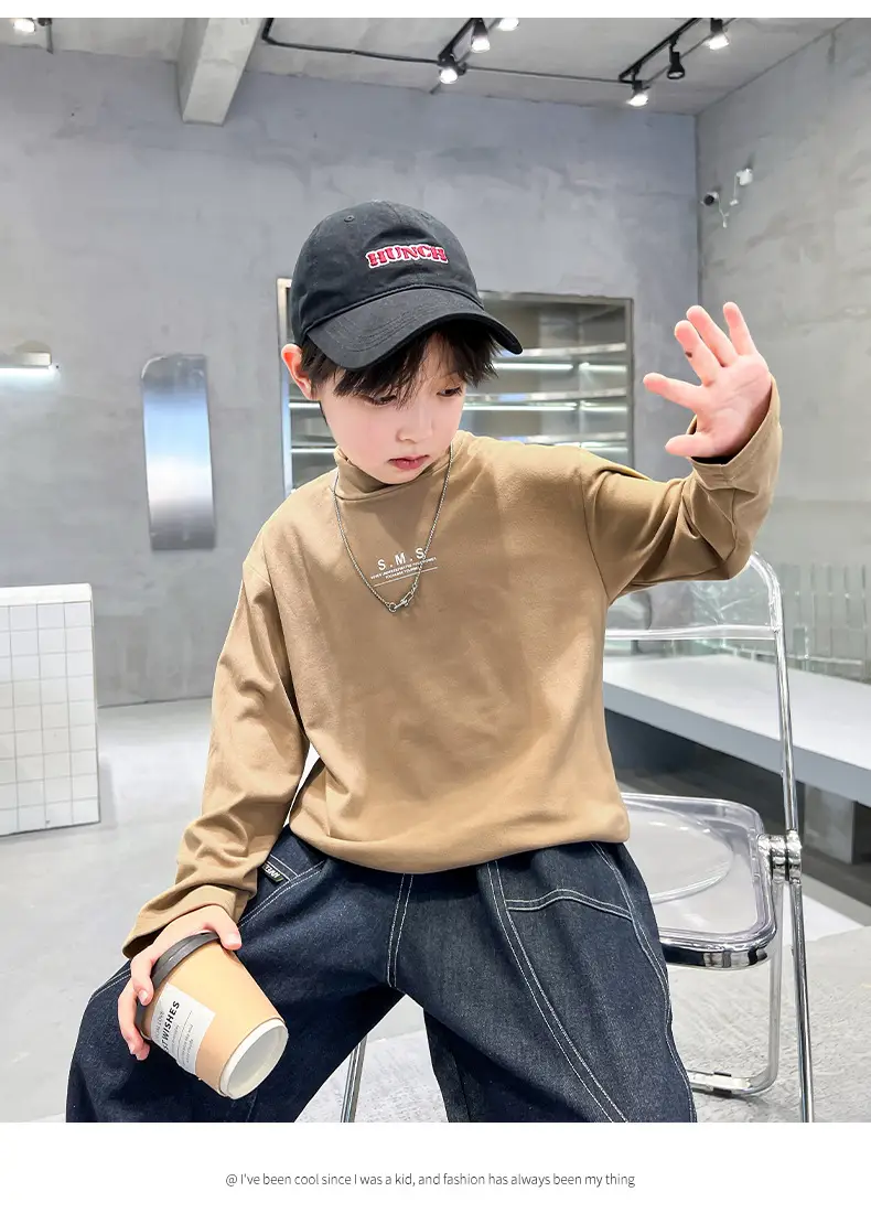 Boys Black Sweatshirt Winter 2024 Large — feature 11