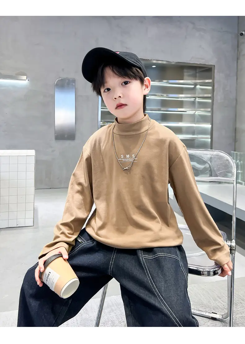 Boys Black Sweatshirt Winter 2024 Large — feature 14
