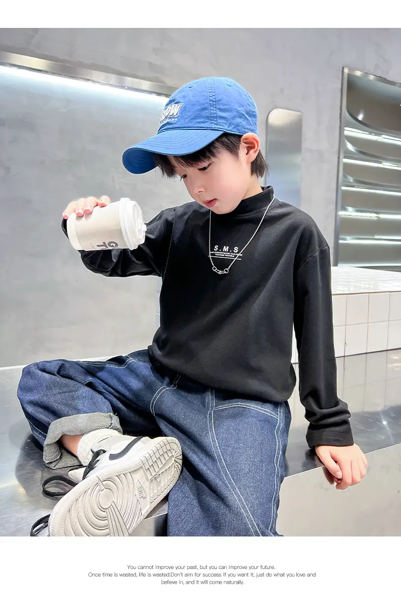 Boys Black Sweatshirt Winter 2024 Large — feature 15