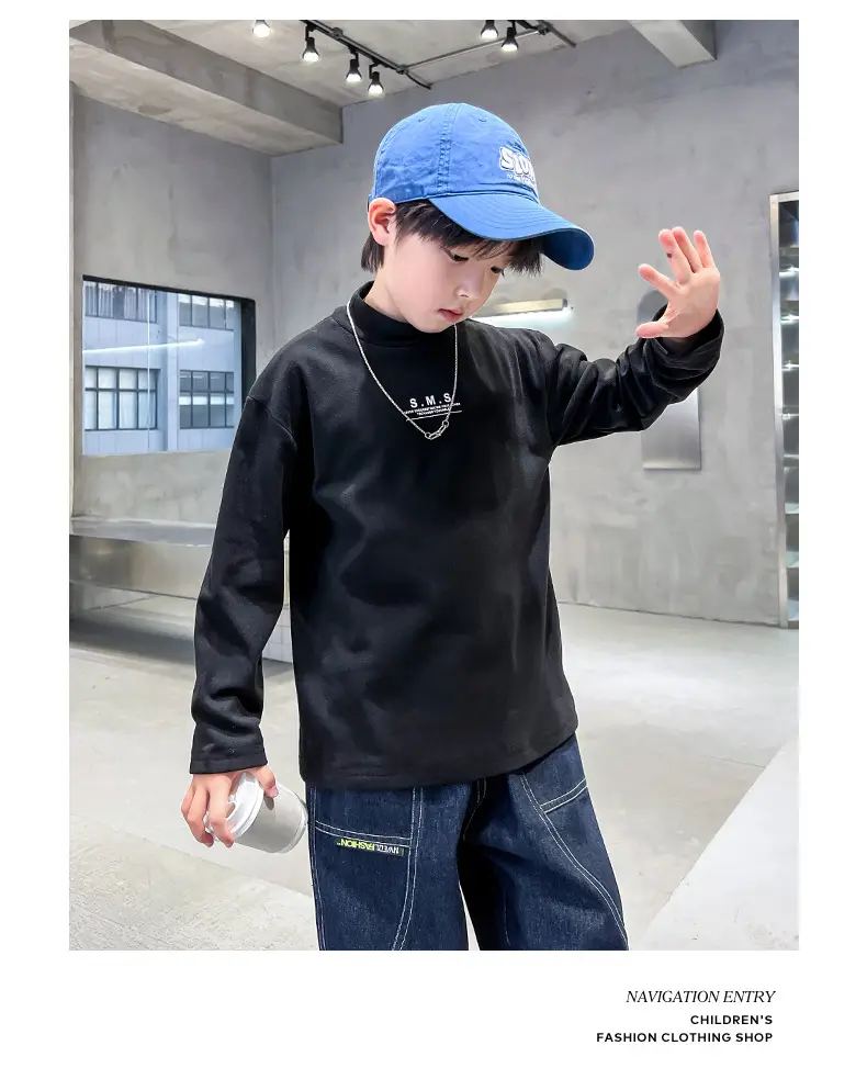 Boys Black Sweatshirt Winter 2024 Large — feature 16