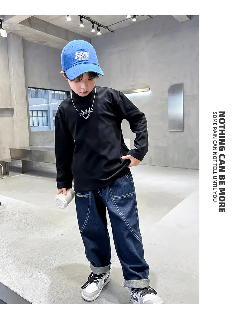 Boys Black Sweatshirt Winter 2024 Large — feature 19