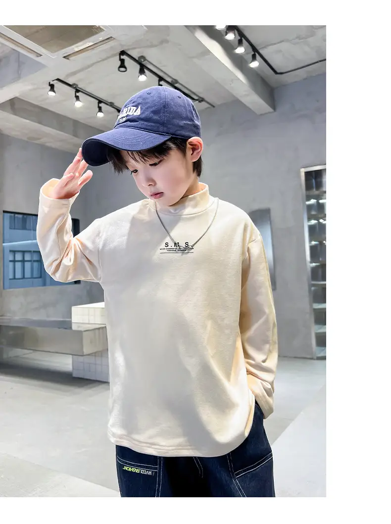 Boys Black Sweatshirt Winter 2024 Large — feature 25