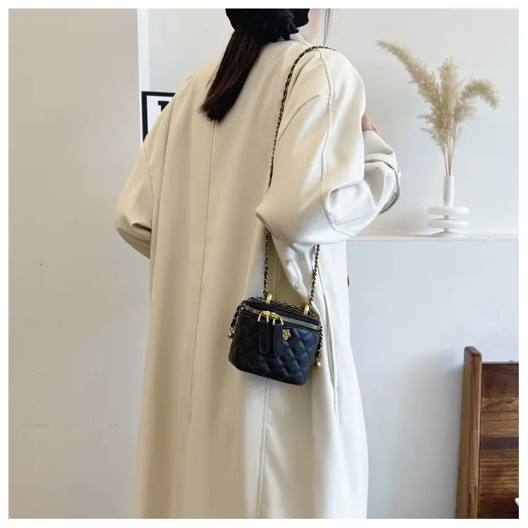 Vintage Quilted Chain Shoulder Bag for Women Light Blue 2026 — feature 11