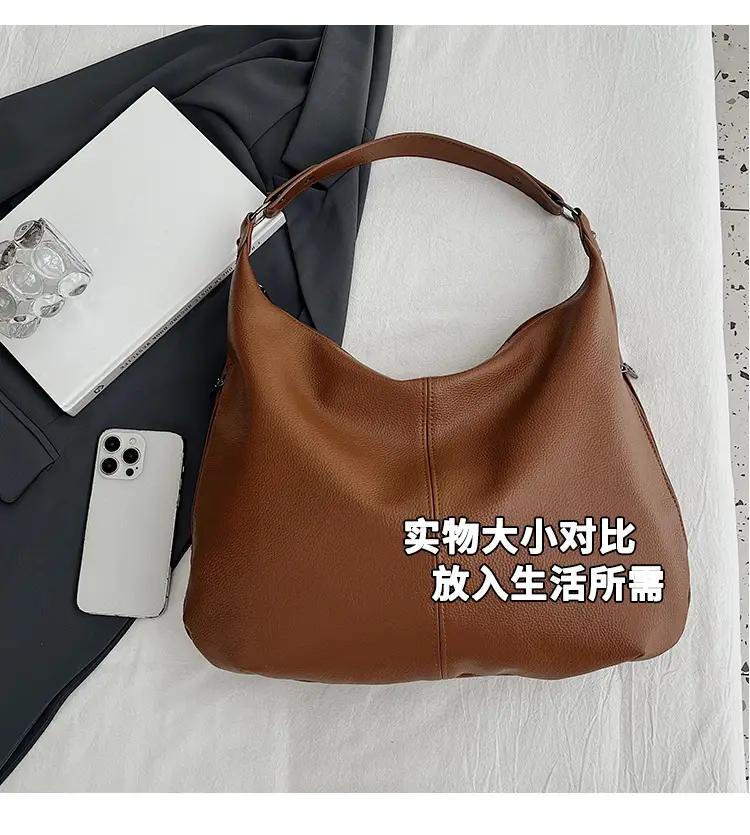 Black Large Capacity Shoulder Bag for Women 2024 — feature 10